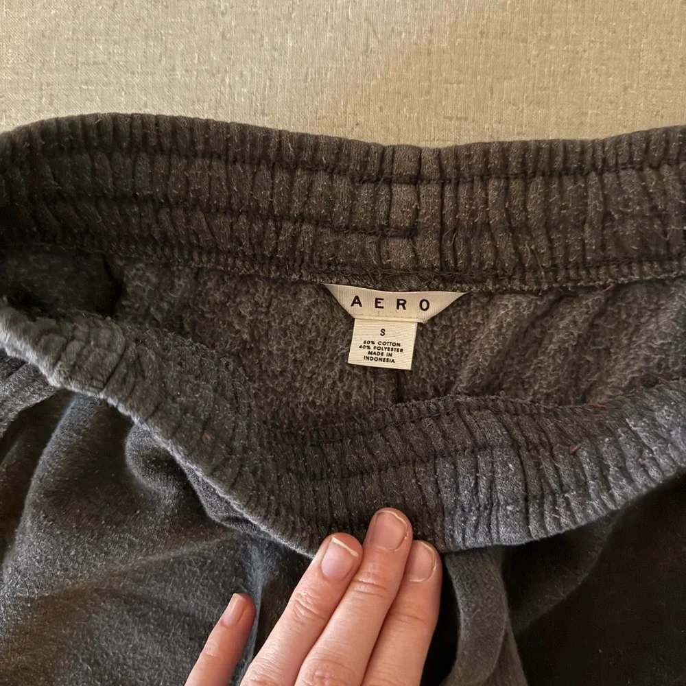 Aeropostale comfy sweat shorts - Picture 3 of 6